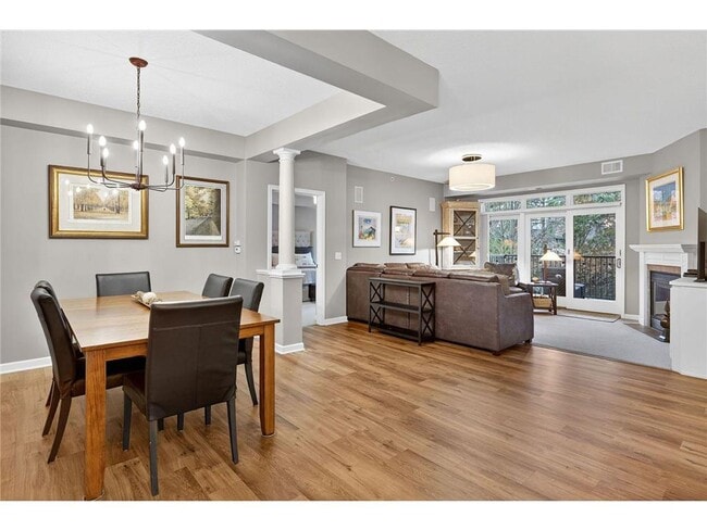 Building Photo - 5250 Grandview Square