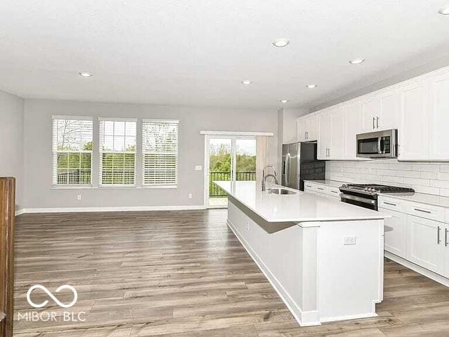 Building Photo - 6886 Sunstone Pl