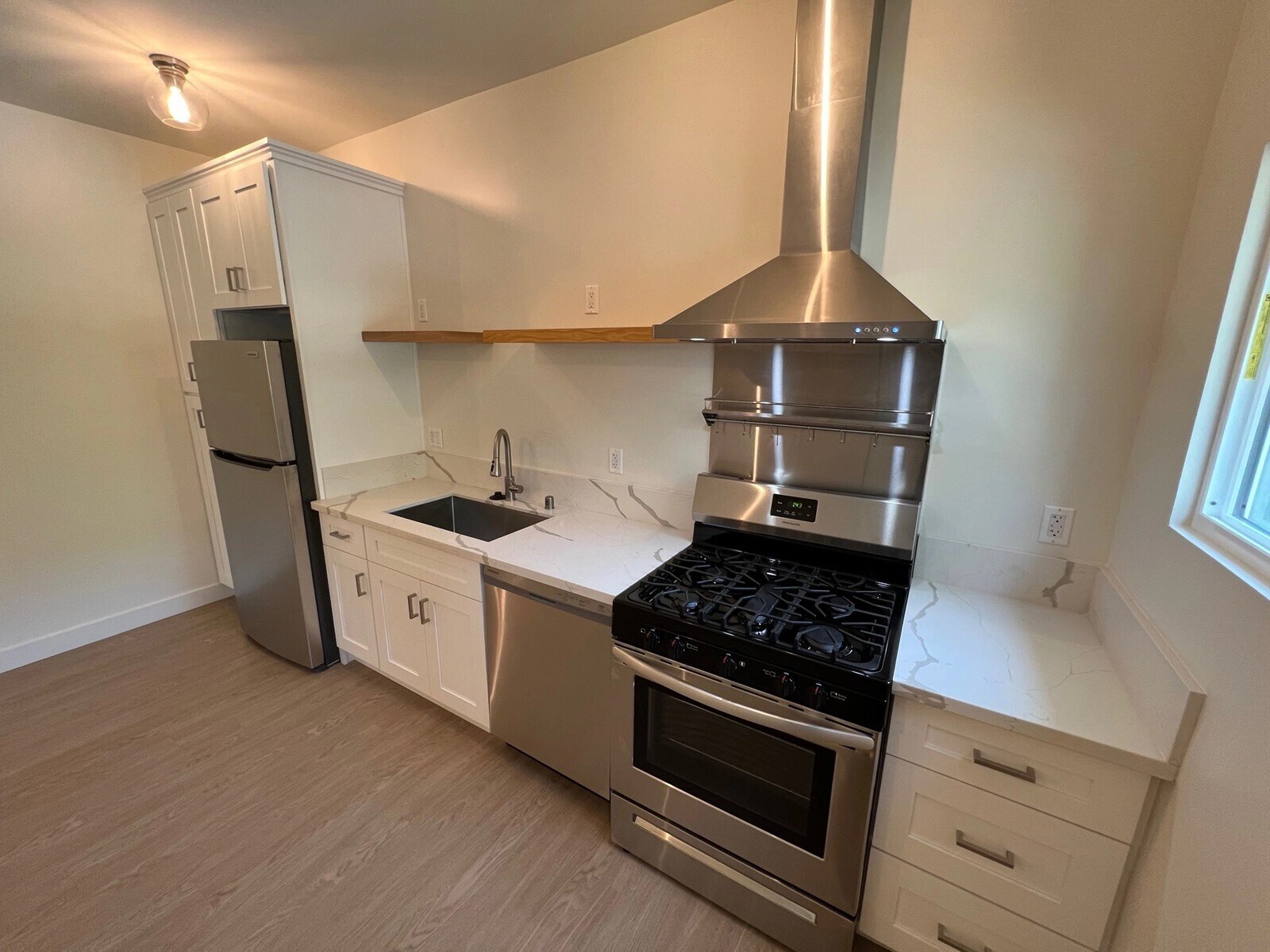 Building Photo - 133 N Reno St