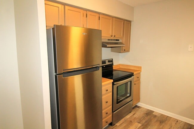 Building Photo - 2 Bedroom Condo In South Park!