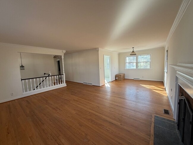 Building Photo - 415 Carrsbrook Dr