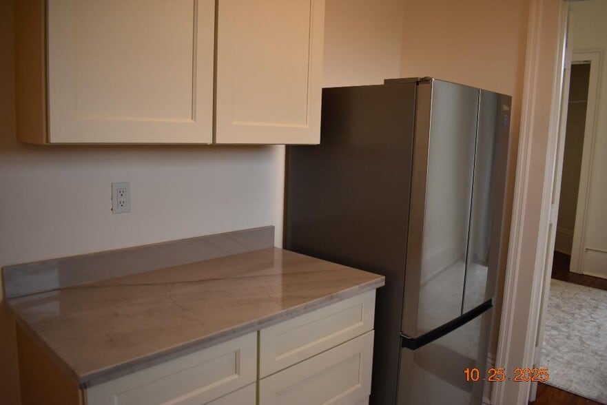 Kitchen - 4223 Prytania St