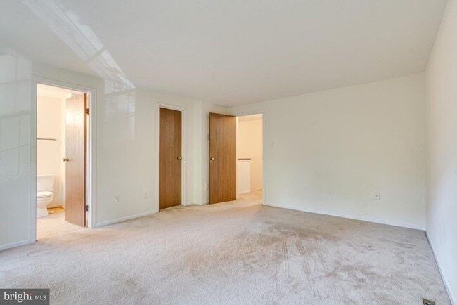 Building Photo - 6518 Alexis Ln