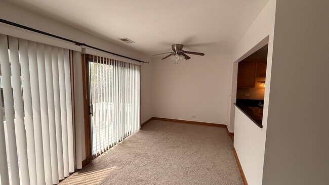 Building Photo - 220 Oak Knoll Ct