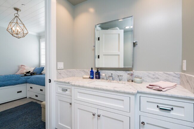 Building Photo - California Coastal Awaits: Luxurious Custom 3-Bedroom Home with Marble Touches on Balboa Island