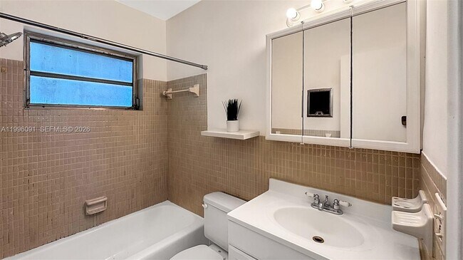 Building Photo - 2219 Polk St