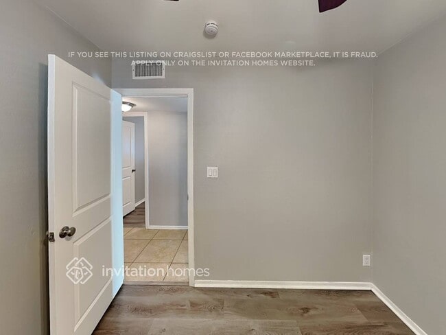 Building Photo - 14820 N 32nd Dr