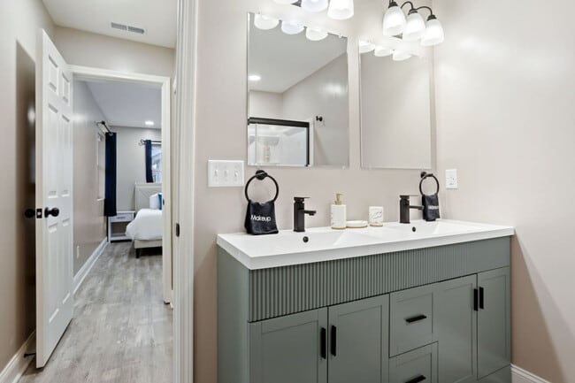 Building Photo - 1523 S East St