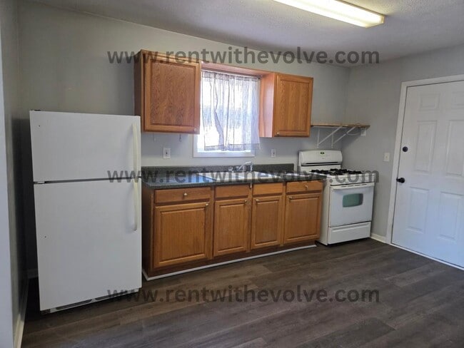 Building Photo - 1708 W 11th St