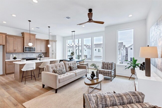 Building Photo - 4703 Oats St