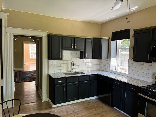 Building Photo - 3331 Lemp Ave