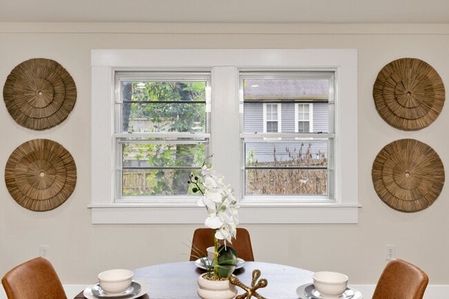 Building Photo - Avondale Gem!! - 3 Bed/2 Bath