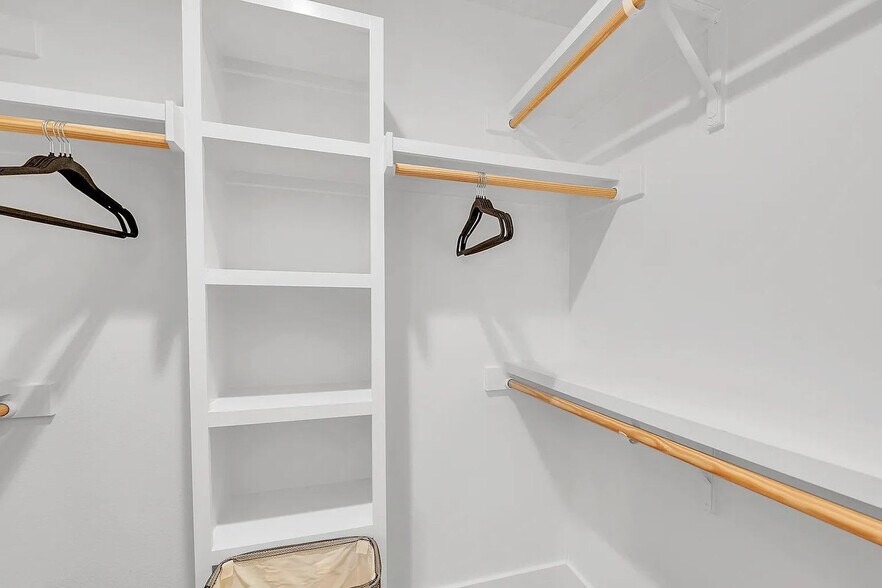 Building Photo - 4607 Sara Dr