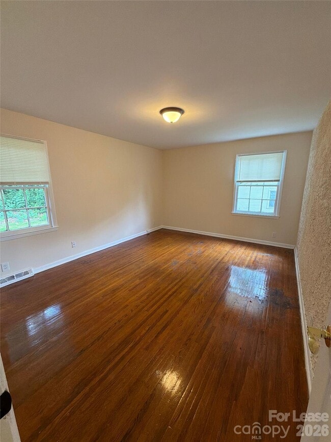 Building Photo - 137 Sleepy Hollow Rd