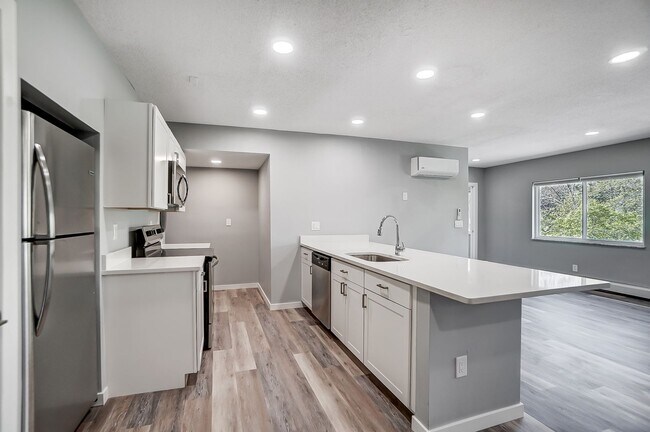 Interior Photo - CitiView ~ On the River