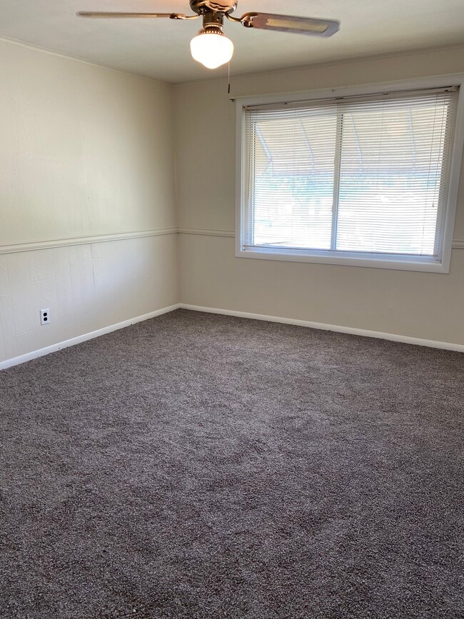 Building Photo - 3200 S 7th St