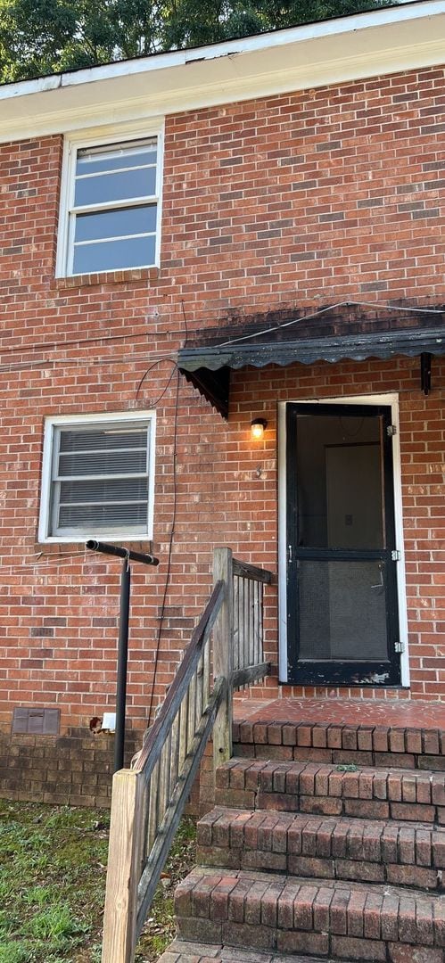 Building Photo - 298 Nichol St