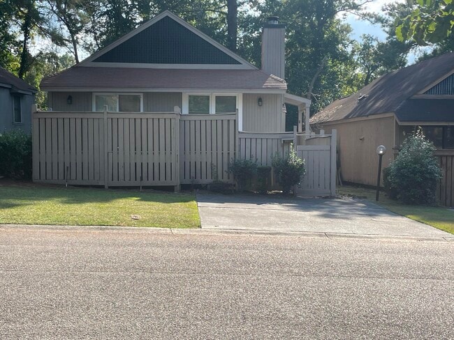 Primary Photo - 12 Bluff Pointe Way