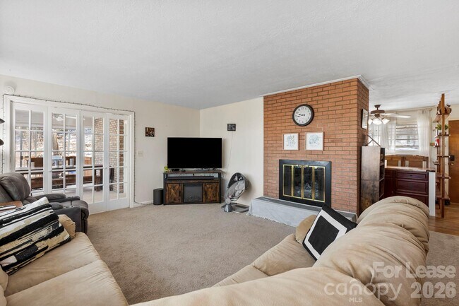 Building Photo - 11 N Marley Dr