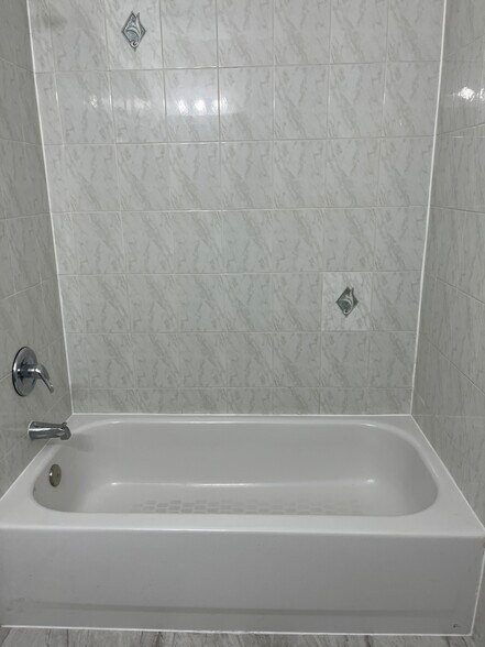 bathroom - master bedroom - 706 Ocean Ave