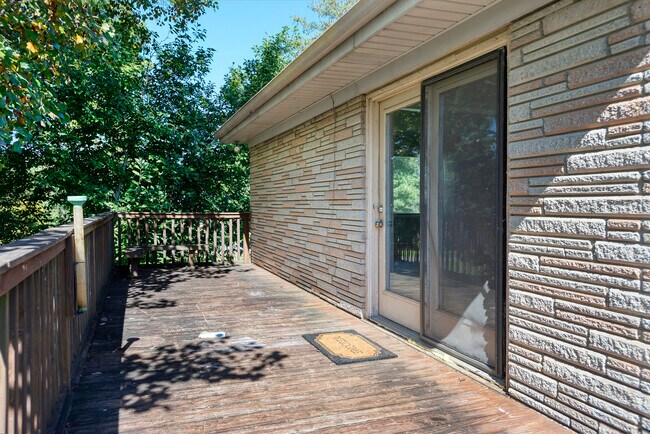 Building Photo - 5760 Saundersville Rd