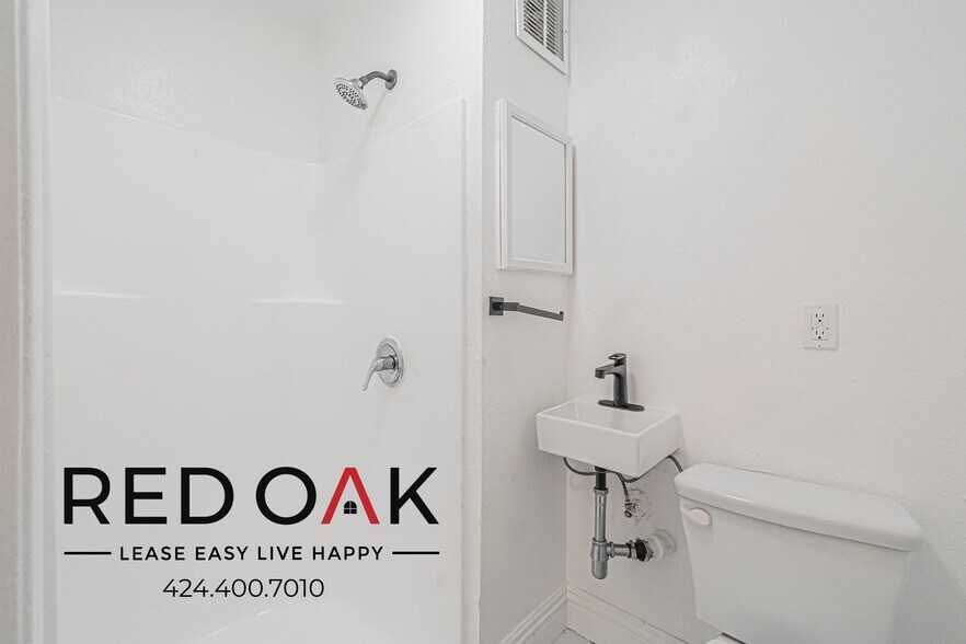 Building Photo - 744 Beacon Ave