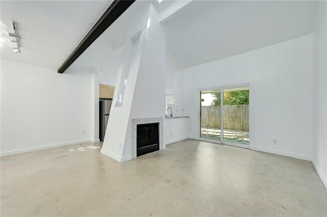 Building Photo - 1502 Bridgeway Dr