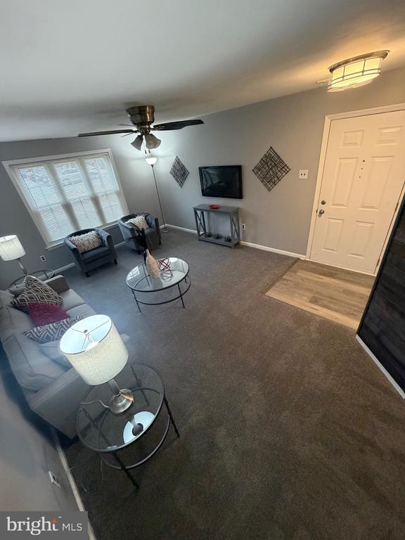 Building Photo - 102 Stonehurst Ct