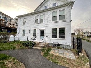 Building Photo - 27 Mill St