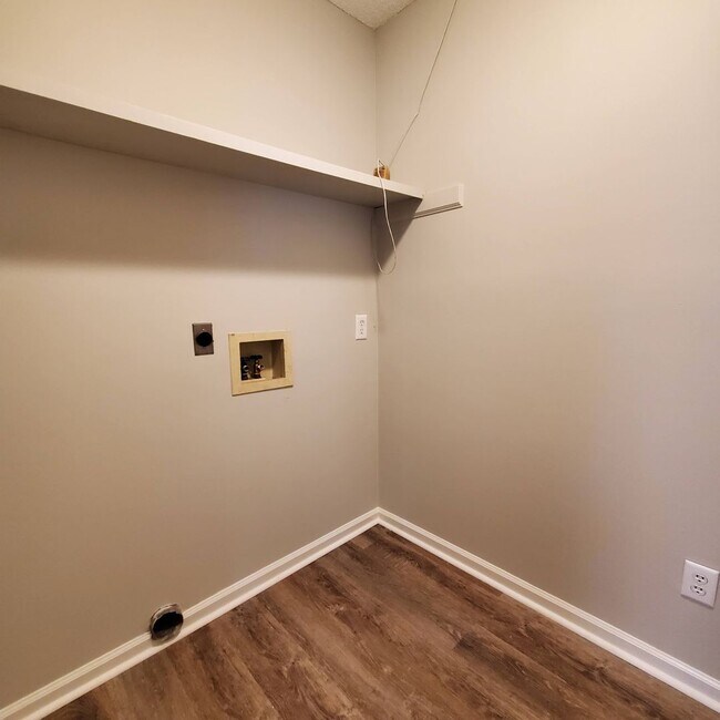 Building Photo - Modern Charm & Tranquil Living: 3-Bedroom Rental Home with New Upgrades in Valdosta, GA
