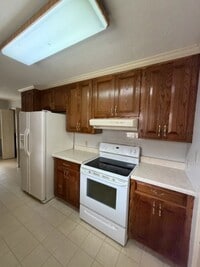 Building Photo - 118 Country Club Dr