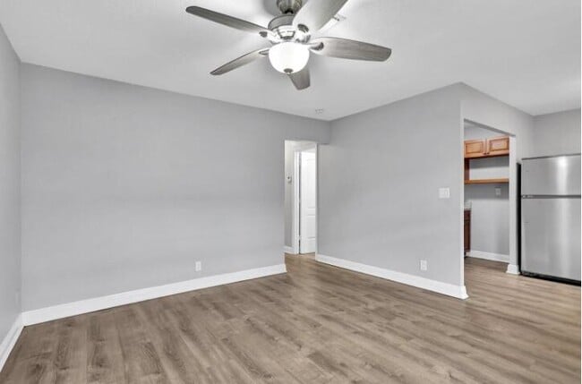 Building Photo - 240 SE 9th Ave