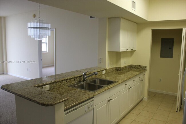 Building Photo - 19501 W Country Club Dr