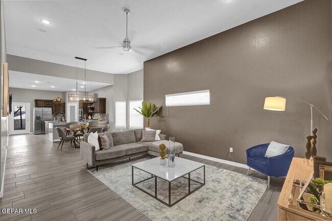 Building Photo - 15340 Resolve Dr