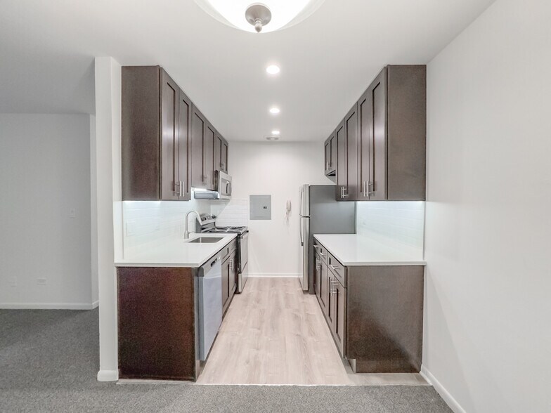 Building Photo - 520 Aldine