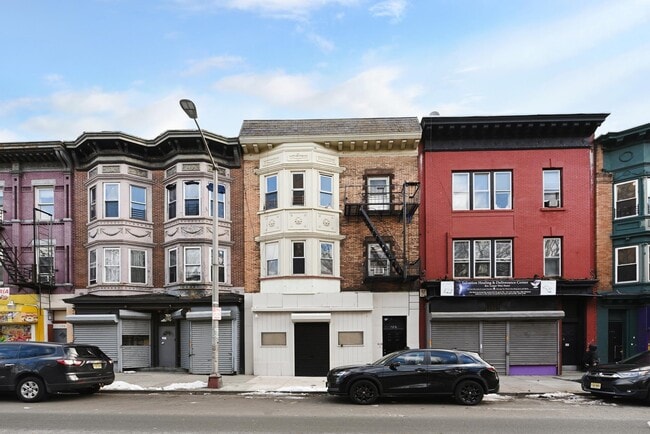 Building Photo - 186 Ocean Ave