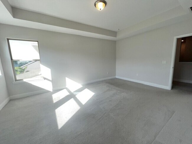Building Photo - SPECTACULAR MODERN HOME!!Relaxing water views from the back of this beautiful home- MOVE IN Septe...