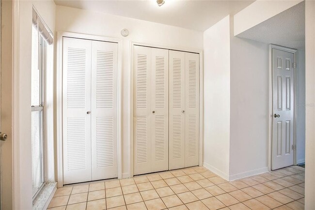Building Photo - 2727 Gray Fox Ln