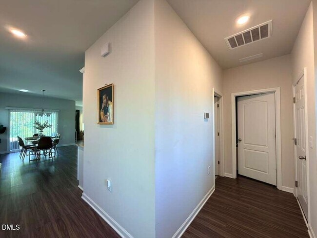 Building Photo - 217 Wilbur Lake Dr