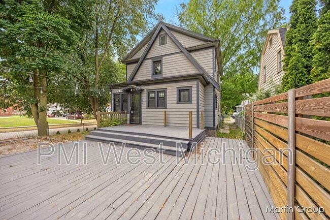 Building Photo - 40 Auburn Ave NE