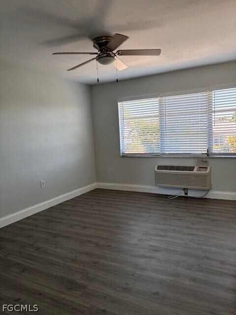 Building Photo - 3817 Del Prado Blvd S