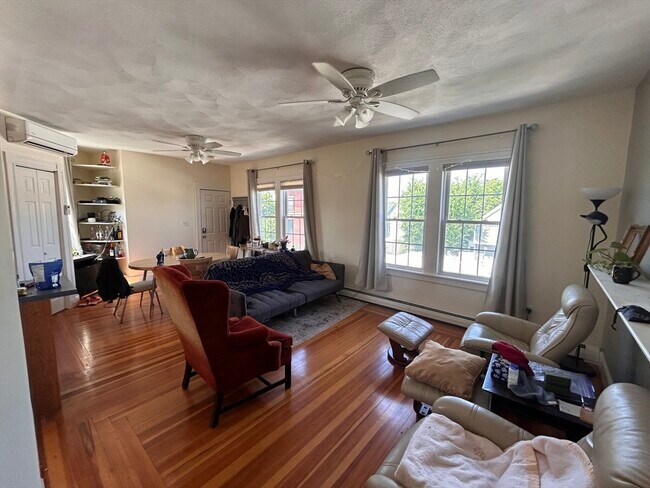 Building Photo - 340 Putnam Ave