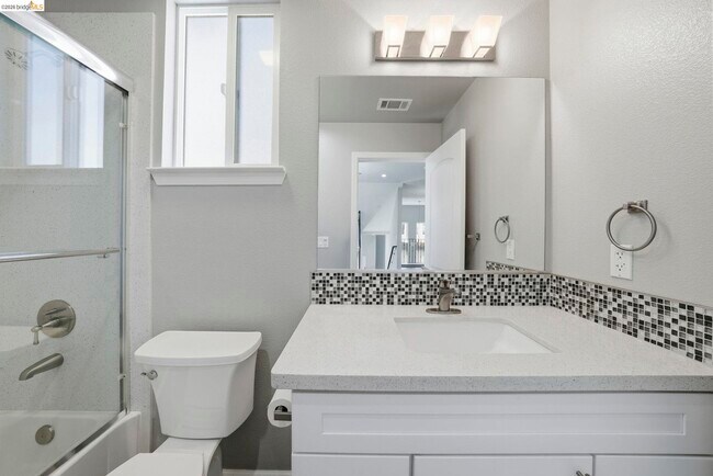 Building Photo - 817 Estancia Ter