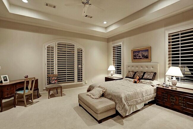 Building Photo - 11101 S Country Squire