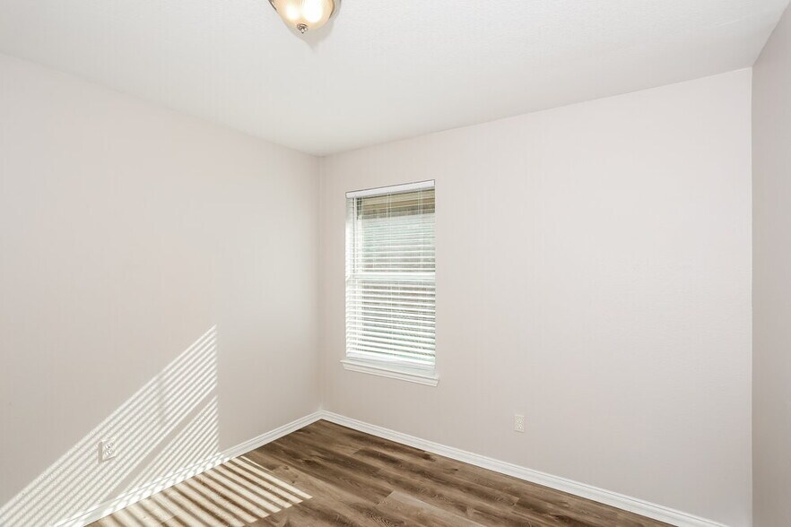 Building Photo - 7106 Sierra Way