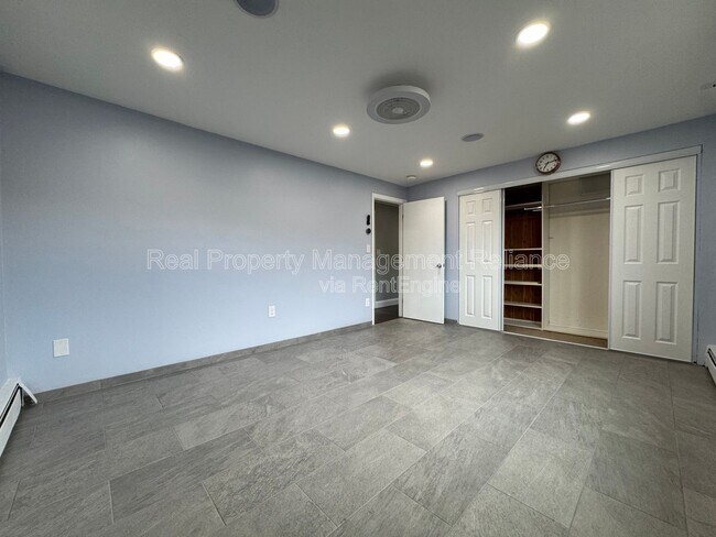 Building Photo - 50 Colonial Dr