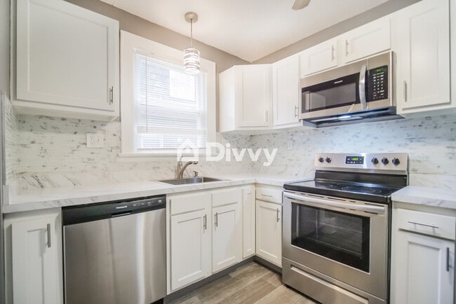 Building Photo - 450 Storer Ave