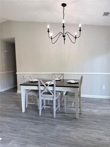 Building Photo - 5285 Sugar Crest Dr