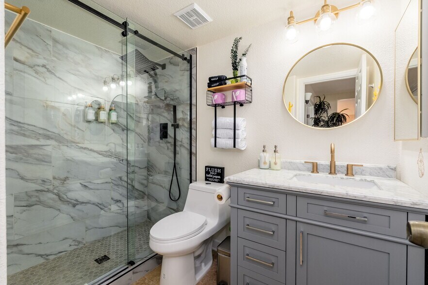 Building Photo - 3514 N Diego