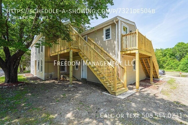 Building Photo - 62 Willow Rd